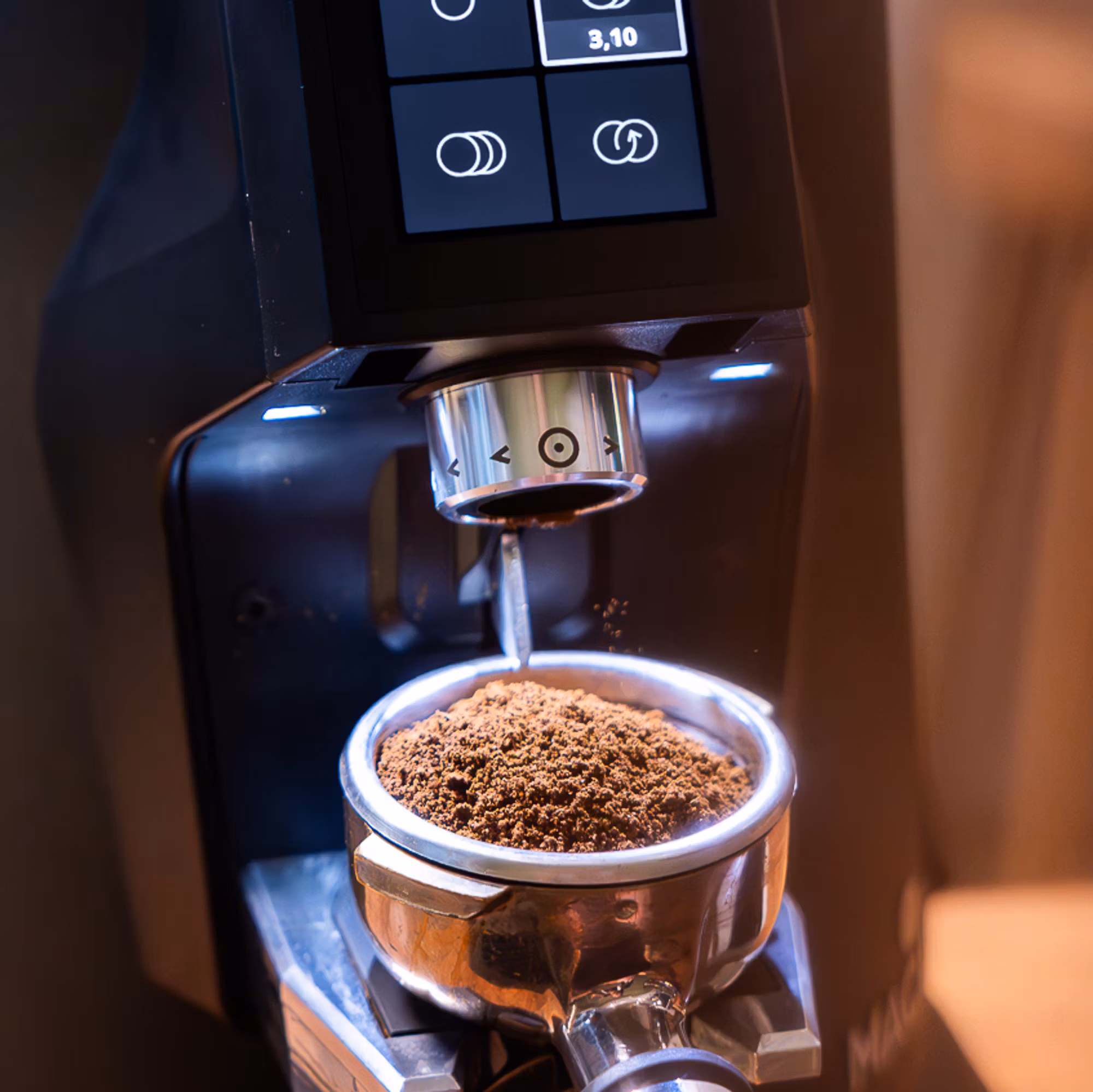 Coffee Targeting System ensures ground coffee is delivered exactly where it needs to be.